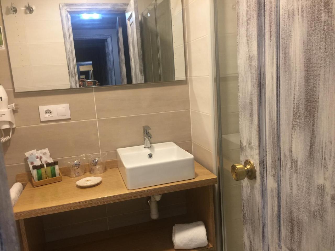 Hotel Celanova Extérieur photo